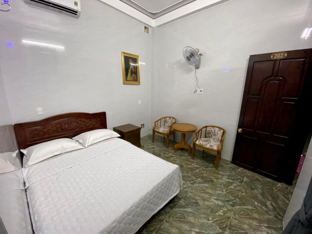 Nha Nghi Duy Tan Motel 140 Nguyen Du 0353007568 Quang Ngai Exterior photo